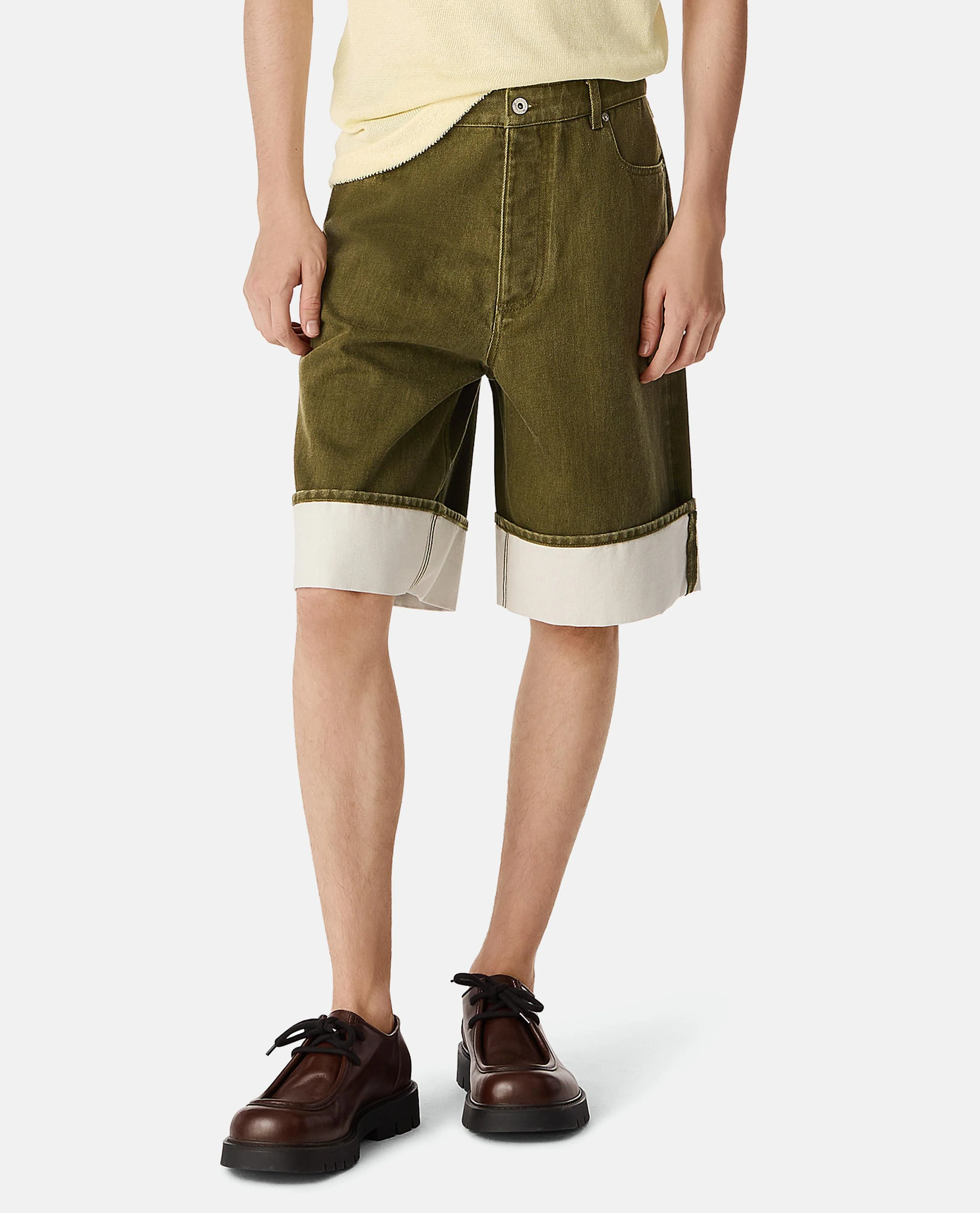 PANTALONI CORTI CON RISVOLTO STONE WASHED