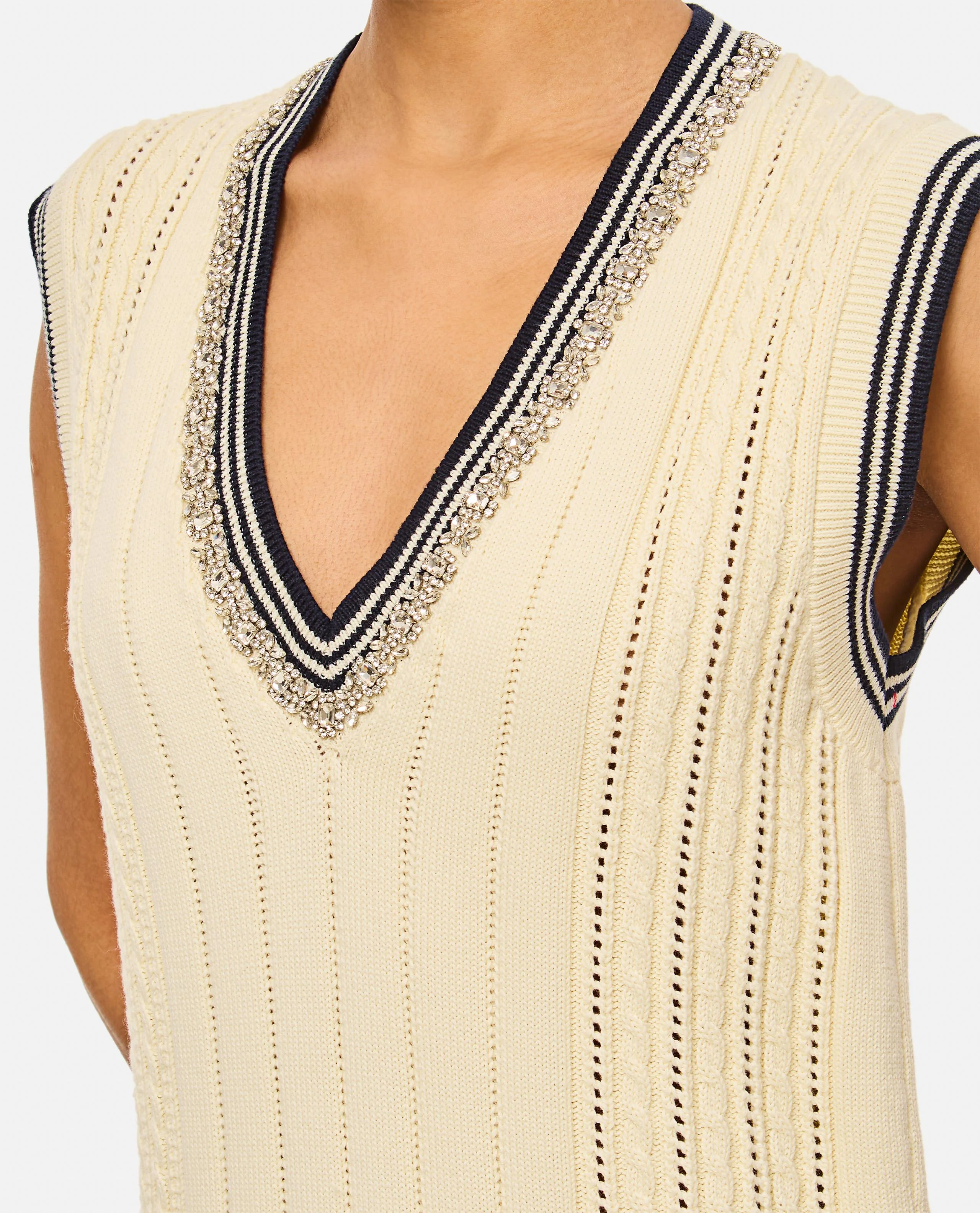 ABITO VARSITY V-NECK - Image 4