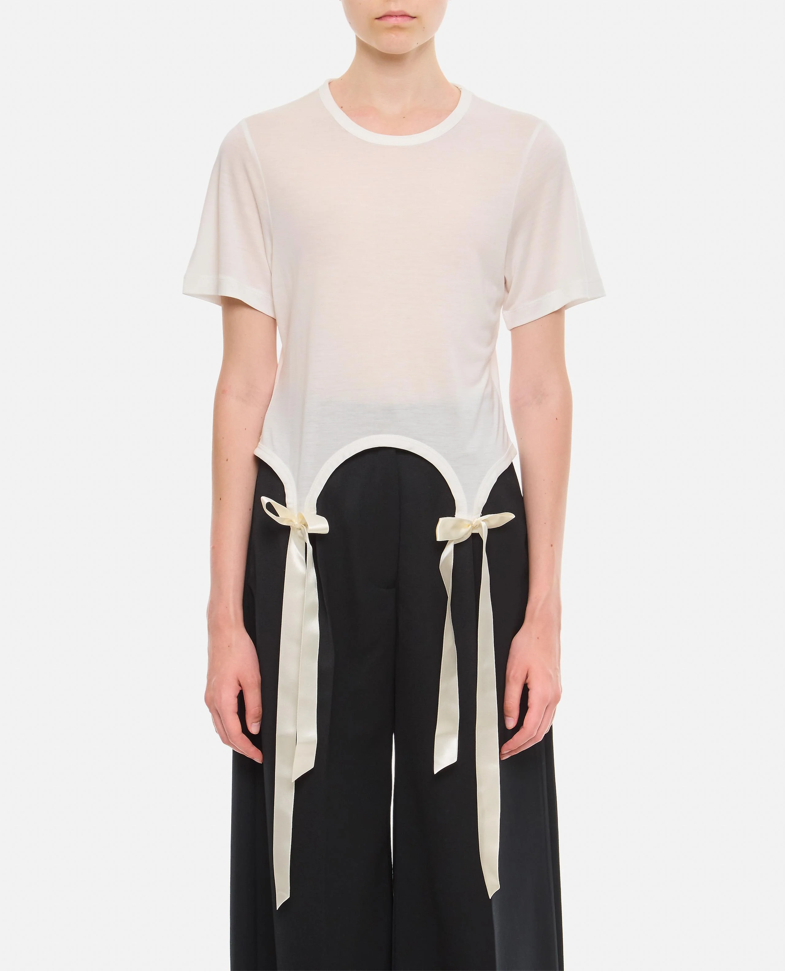 T-SHIRT CON FIOCCHI